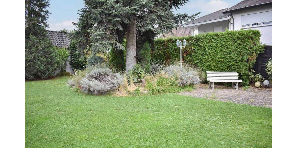 Freistehendes Einfamilienhaus 153 m² 5 Zi. großer Garten, Carport und Garage 610 m² Grundstück frei! 5 zimmer