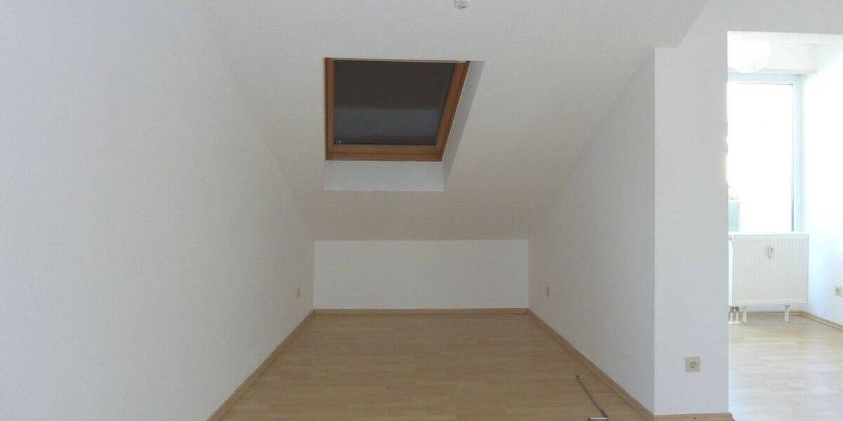 Dachgeschosswohnung mit Balkon und zusätzlichem Hobbyraum 1 zimmer