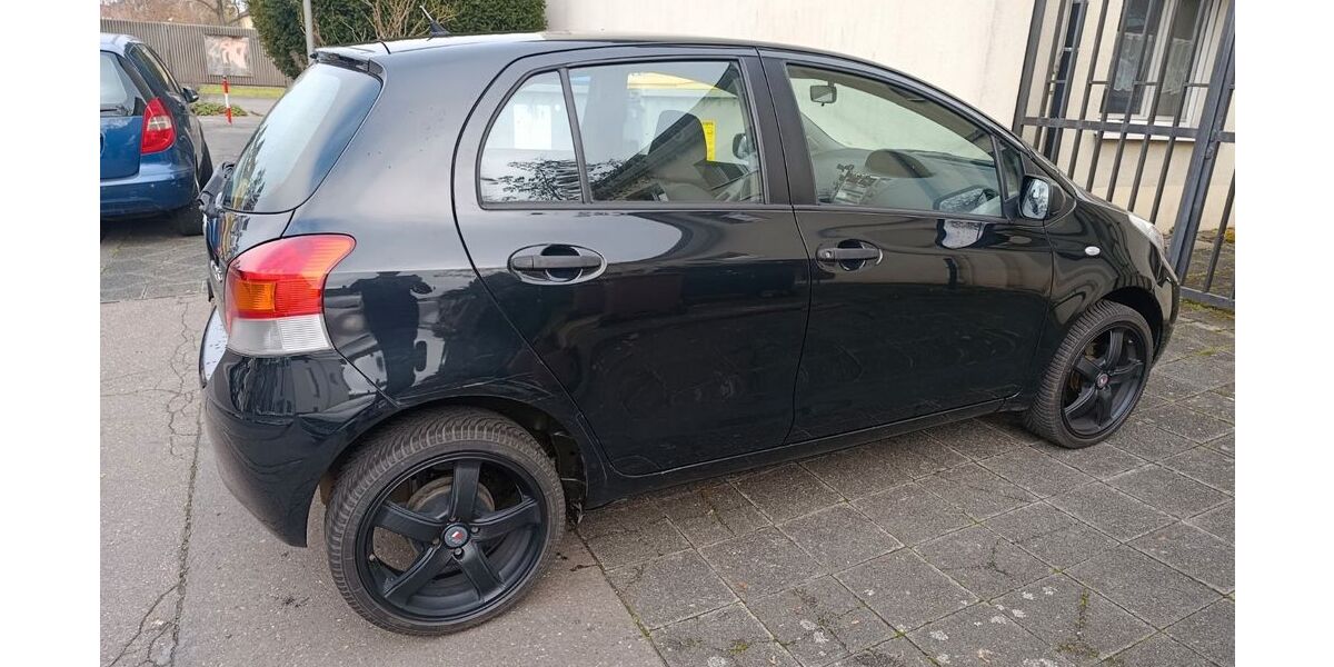 Toyota Yaris 149.350 km 3.000 € Mannheim 68305