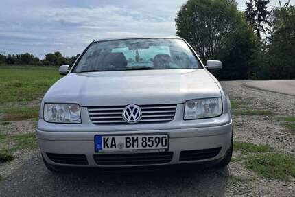 VW Bora 180.000 km 1.850 € Oberhausen Rheinhause 68794