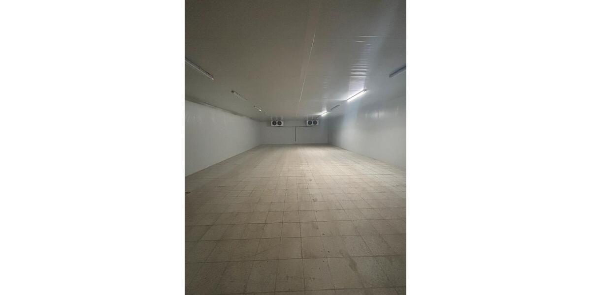 KALTHALLE | KÜHLLAGER | BÜRO | RAMPE | LAGER | ZENTRAL zimmer