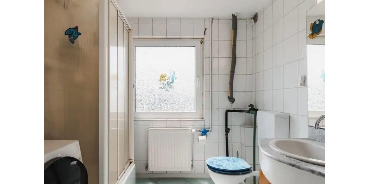 Dachgeschoßwohnung Ludwigshafen am Rhein - 4 Zimmer, 108 m&sup2;, 1.300&euro; | Angebot:26638269