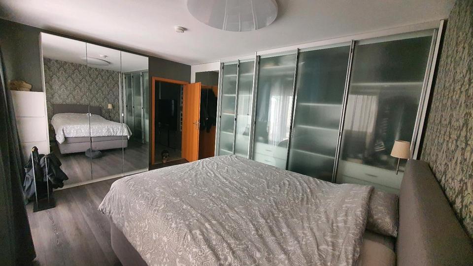 Großzügige 5-ZKB Etagenwohnung mit U-förmiger Dachterasse 5 zimmer