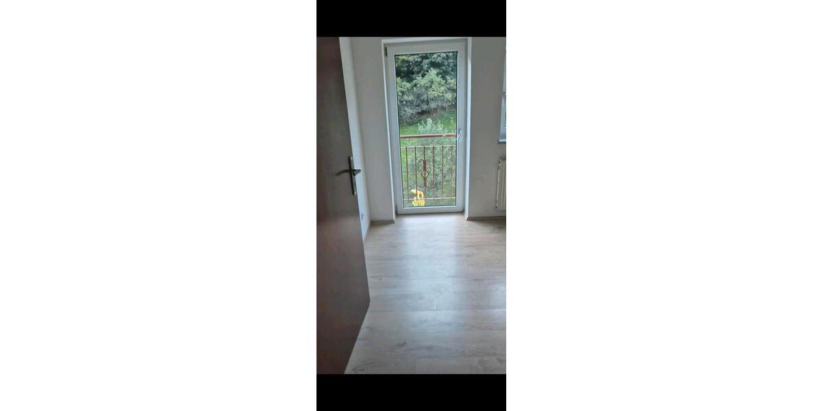 Dachgeschoßwohnung Hirschhorn (Neckar) - 5 Zimmer, 117 m&sup2;, 760&euro; | Angebot:26267020