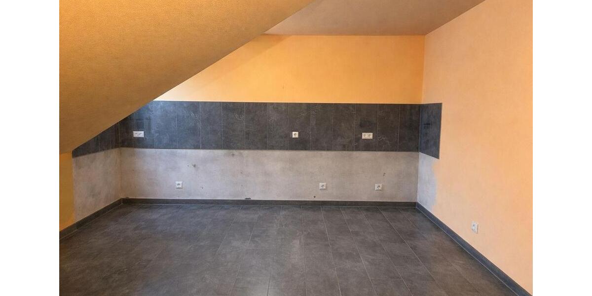 Dachgeschoßwohnung Philippsburg - 4 Zimmer, 143 m&sup2;, 1.250&euro; | Angebot:26533956