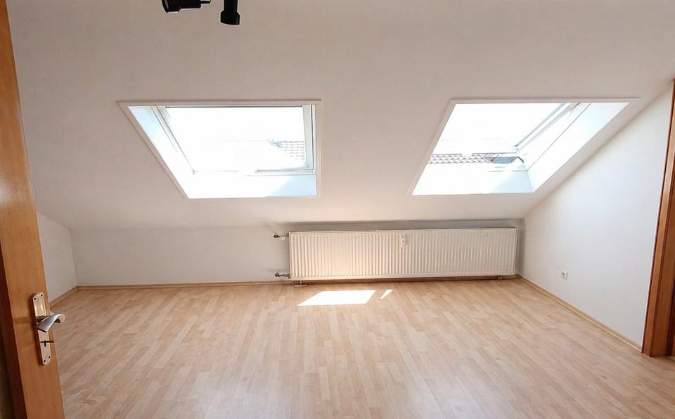 Dachgeschoßwohnung Walldorf - 3 Zimmer, 52 m&sup2;, 620&euro; | Angebot:26537322