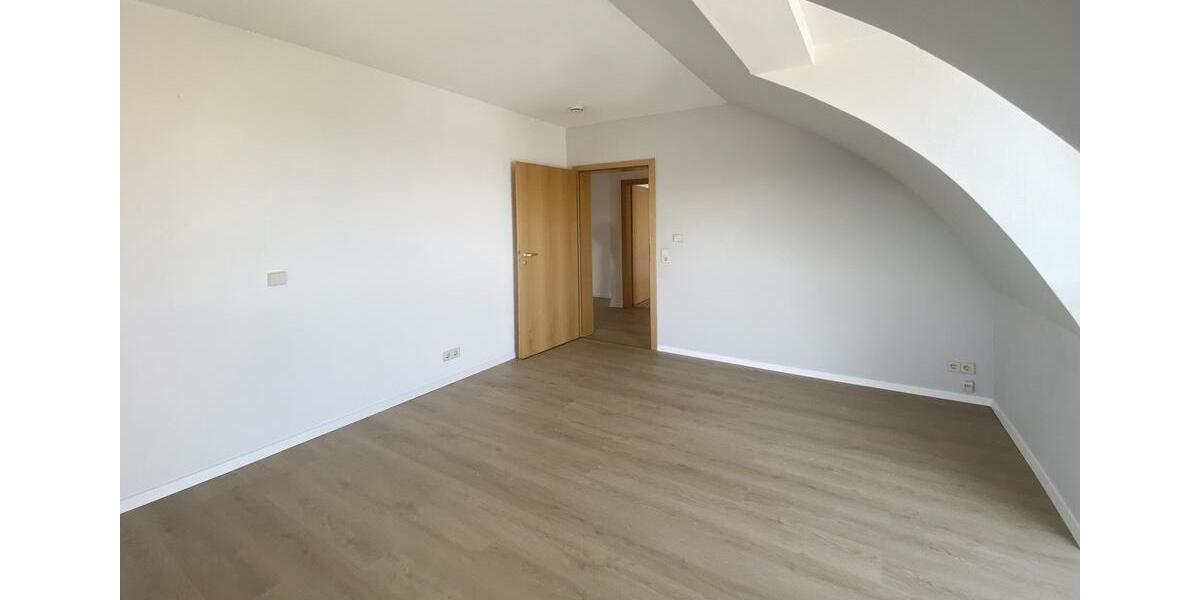 Dachgeschoßwohnung Speyer - 3 Zimmer, 116 m&sup2;, 1.400&euro; | Angebot:26615972