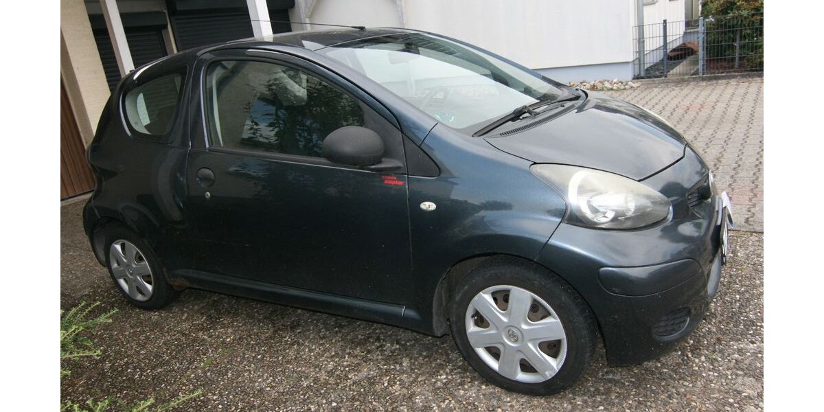 Toyota Aygo (X) 297.000 km 1.180 &euro; Philippsburg 76661