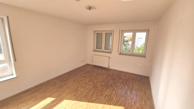 ObjNr:19759 - Attraktives Wohnen im gepflegten EFH mit Garten, Terrasse, Balkon und Garage in LU-Maudach - Einfamilienhaus Ludwigshafen am Rhein Mundenheim | Angebot:23602603