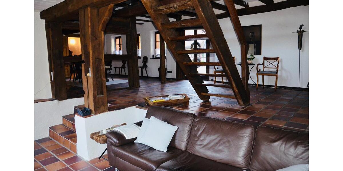 Etagenwohnung Weinheim - 5 Zimmer, 230 m&sup2;, 1.950&euro; | Angebot:26481764