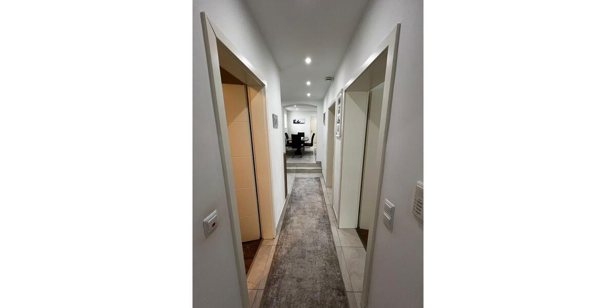 Etagenwohnung Schriesheim - 11 Zimmer, 180 m&sup2;, 2.700&euro; | Angebot:26169768
