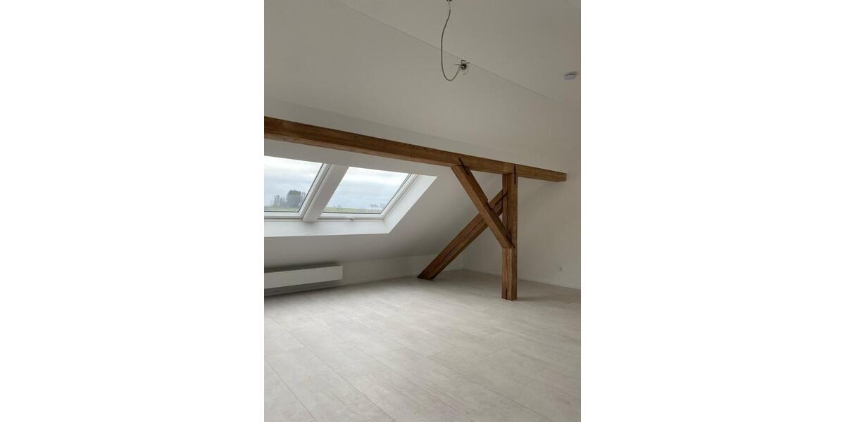 2,5-Zi.-DachgeschosswhgKlimaStpl.Terrasse 2.5 zimmer