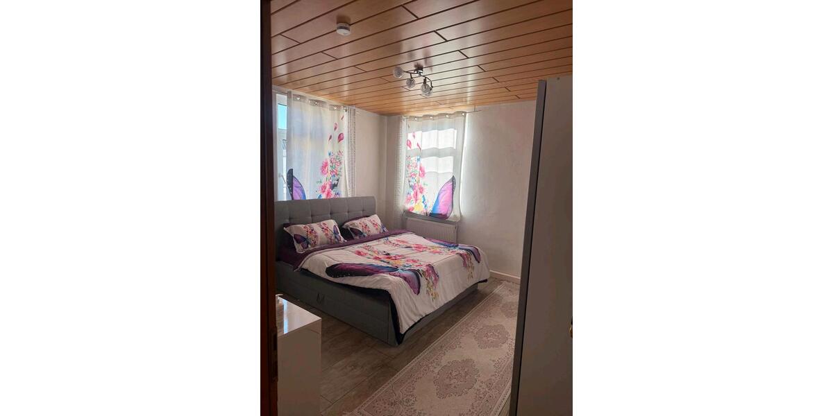 Etagenwohnung Mannheim Gartenstadt - 3 Zimmer, 84 m&sup2;, 1.200&euro; | Angebot:26585701