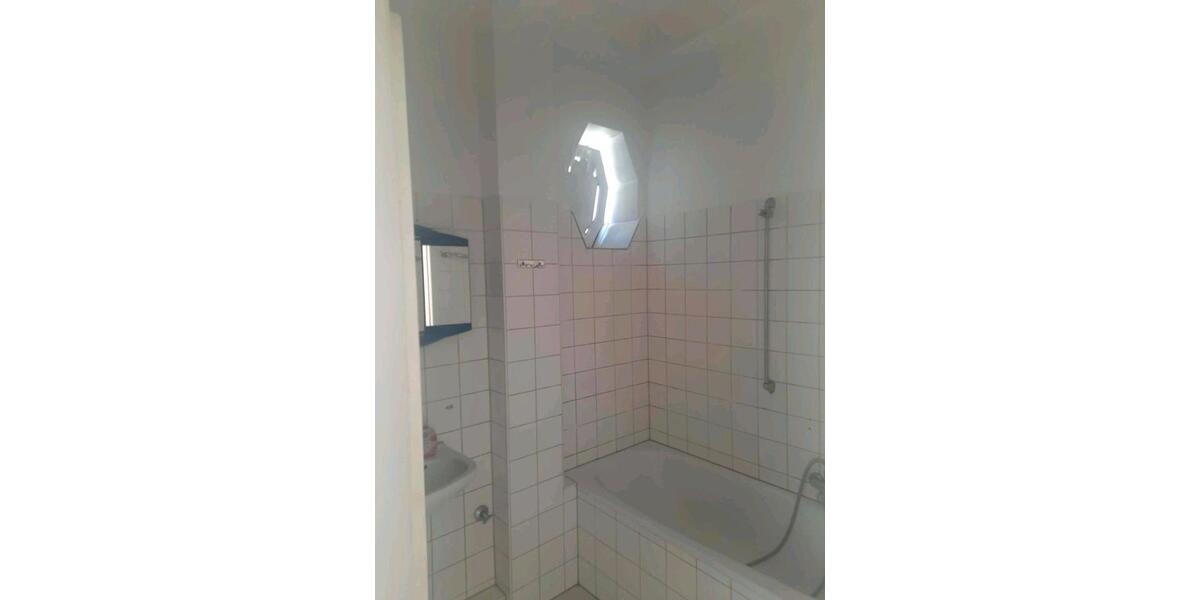 Etagenwohnung Ludwigshafen am Rhein Parkinsel - 1 Zimmer, 90 m&sup2;, 1.020&euro; | Angebot:26516345