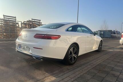 Mercedes E 200