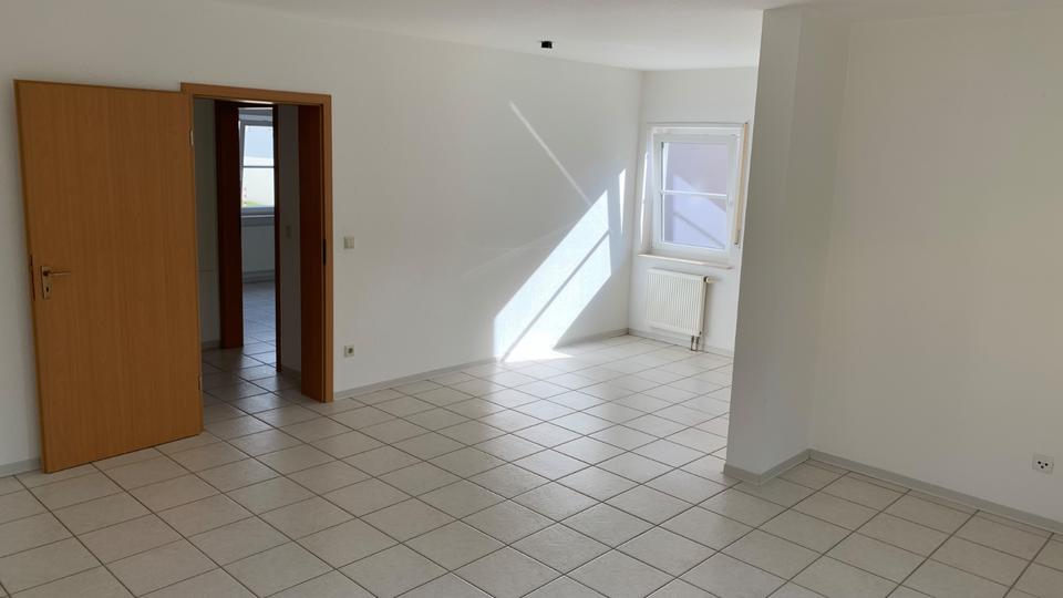 Lu- Edigheim, 2 ZKB, Balkon, hell, gepflegt, PKW- Stellplatz 2 zimmer