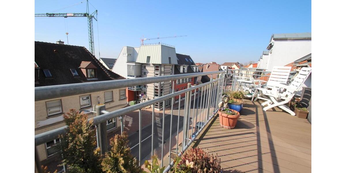 Dachgeschoßwohnung Hockenheim - 2 Zimmer, 95 m&sup2;, 850&euro; | Angebot:25379017