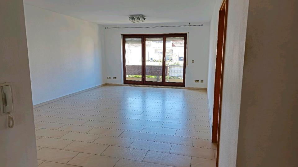 Etagenwohnung Leimen - 3 Zimmer, 98 m&sup2;, 1.200&euro; | Angebot:25298775