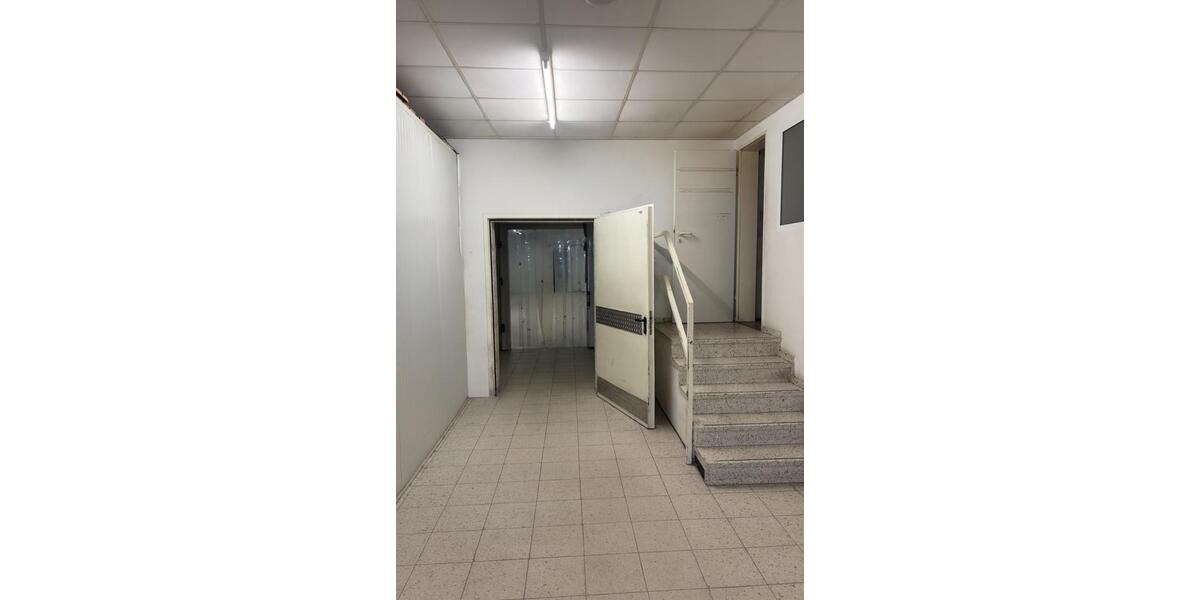 KALTHALLE | KÜHLLAGER | BÜRO | RAMPE | LAGER | ZENTRAL zimmer