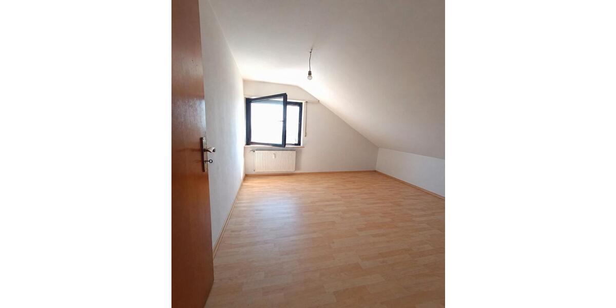 Dachgeschoßwohnung Walldorf - 3 Zimmer, 52 m&sup2;, 620&euro; | Angebot:26537322